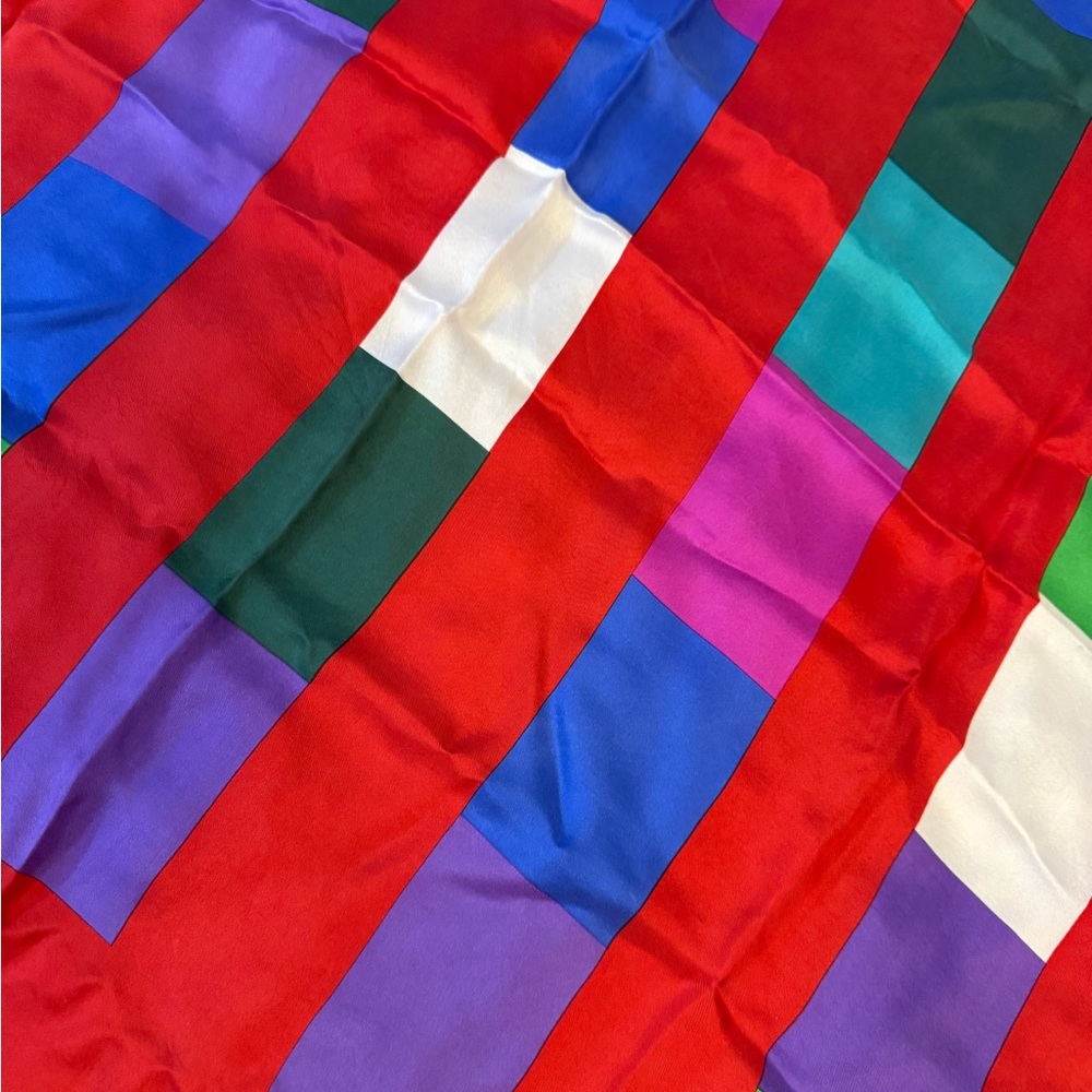 Esprit Geometric Scarf - Picture 3 of 8